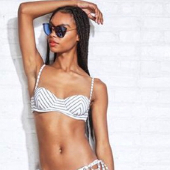 Fleur Du Mal bikini top swimsuit - Picture 2 of 6